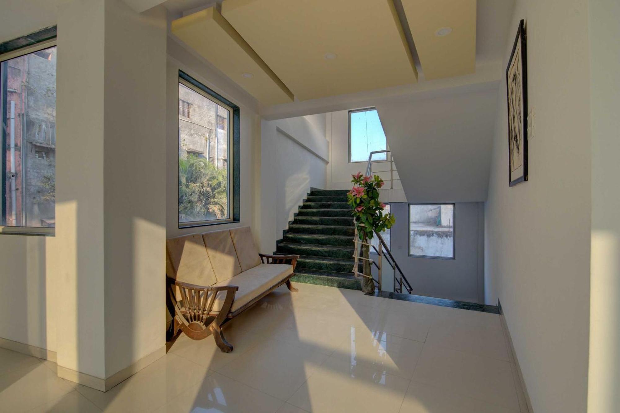 Saiba Residency Hotel Pirangut Bagian luar foto