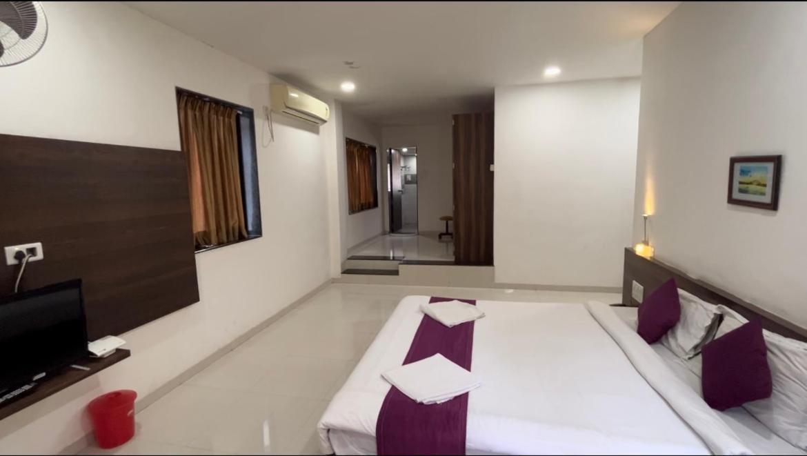 Saiba Residency Hotel Pirangut Bagian luar foto